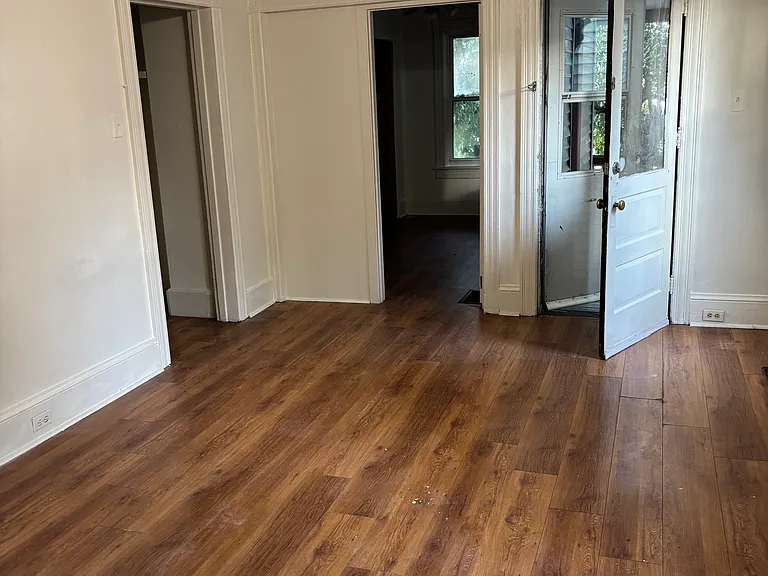 215 N Main St — Photo 3