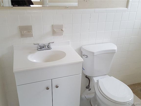 3rd image of 1030 NE 211th Ter