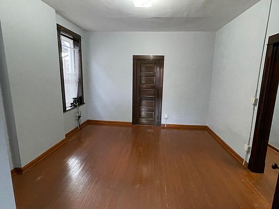 4th image of 4415 S Compton Ave #2F