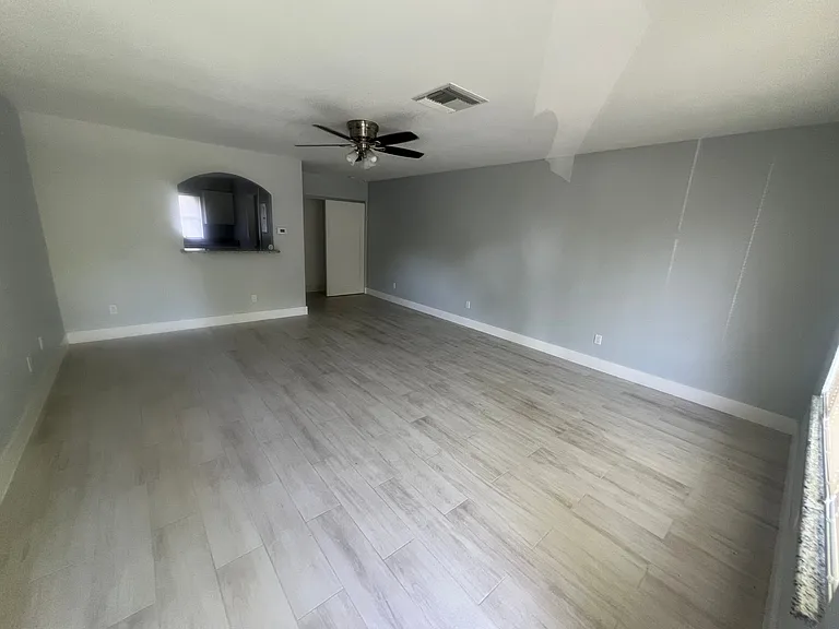 3201 Collee Ct — Photo 5
