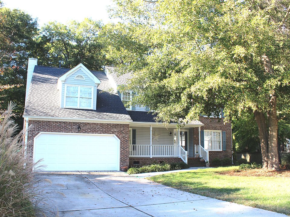 1st image of 107 Brighton Cir