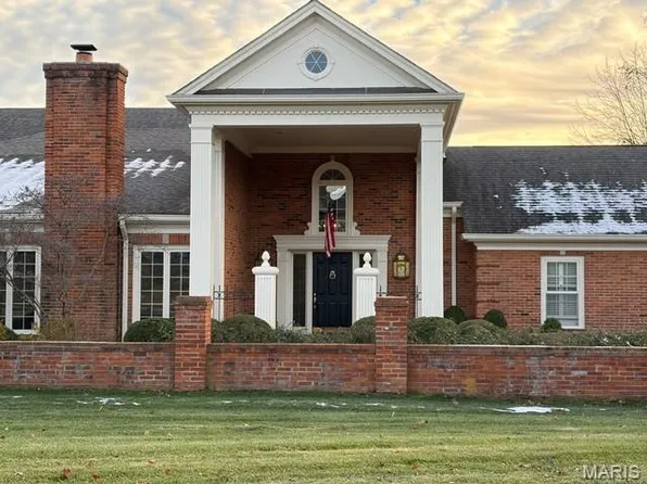 5 Woodbridge Manor Rd, Saint Louis, MO 63141