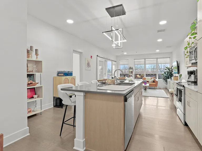1020 Elmwood Ave — Photo 11