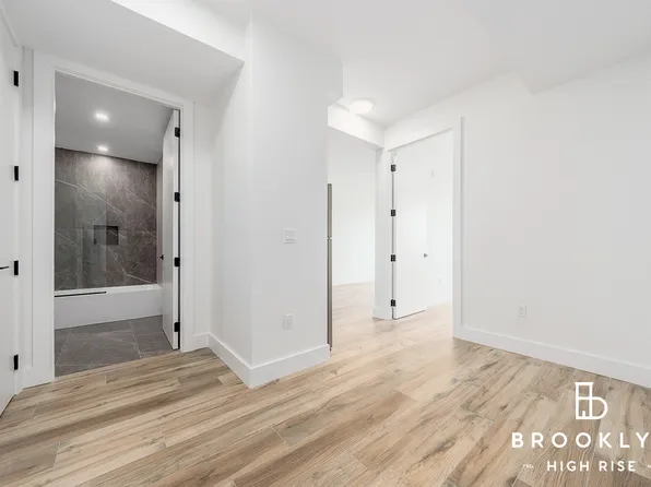 2258 Fulton Street image 4 of 20