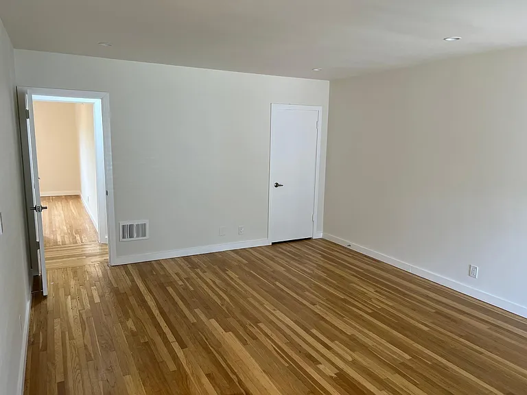 260 S Doheny Dr #1 — Photo 8
