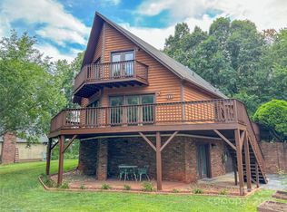 154 Cedar Rd, Hickory, NC 28601