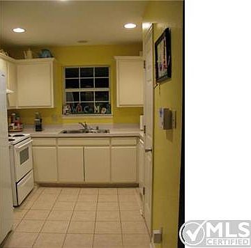Plenty of counter and cabinet space in this kitchen