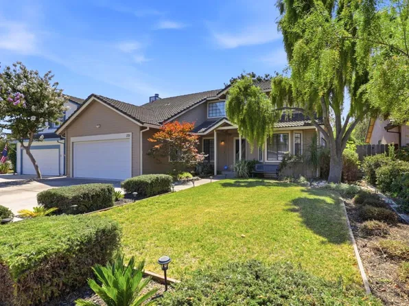 771 Liege Dr, Hollister, CA 95023