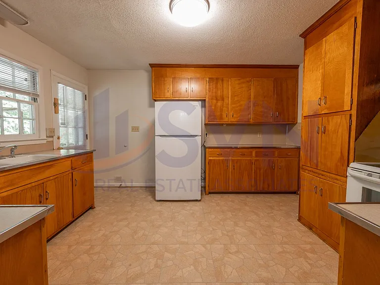 406 N Estes Dr — Photo 12