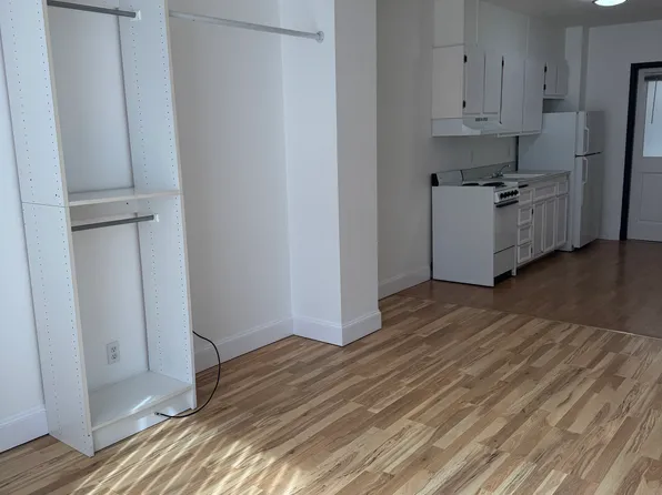 17 SW 2nd Ave APT 211, Portland, OR 97204