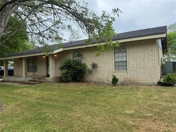 1581 County Road 199, Hallettsville, TX 77964