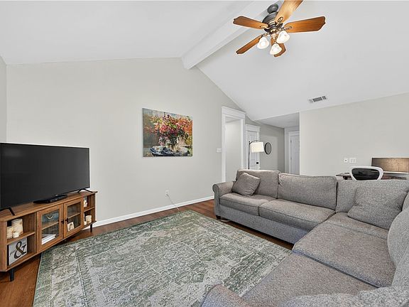 5th image of 2814 Erie Dr