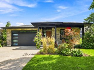 42 Carlton Ave, Welland, ON L3C 1R4