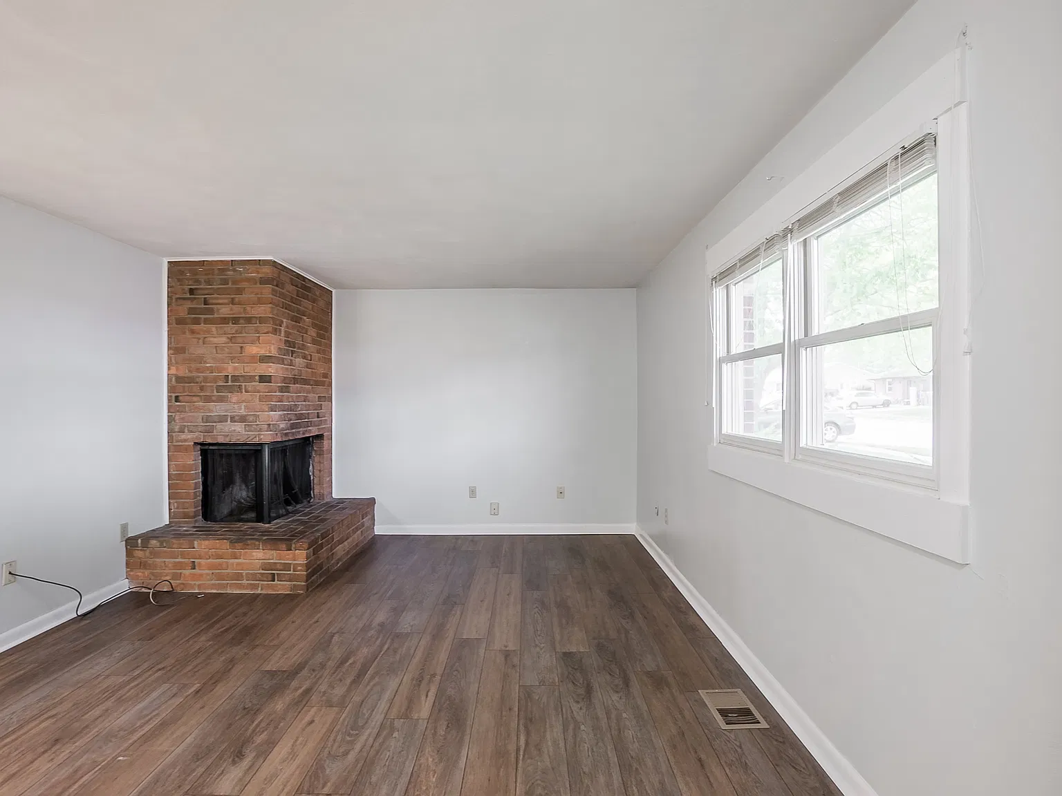 3 bed, 1135 sqft, $1,700 — Photo 4