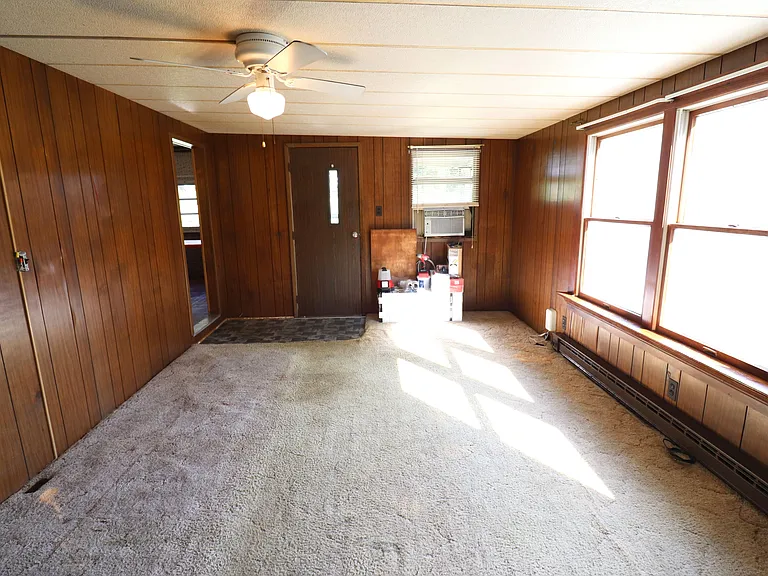 956 Hammon Ave — Photo 3