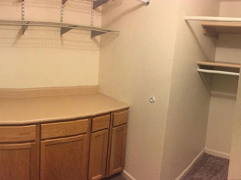 43 — Photo 12