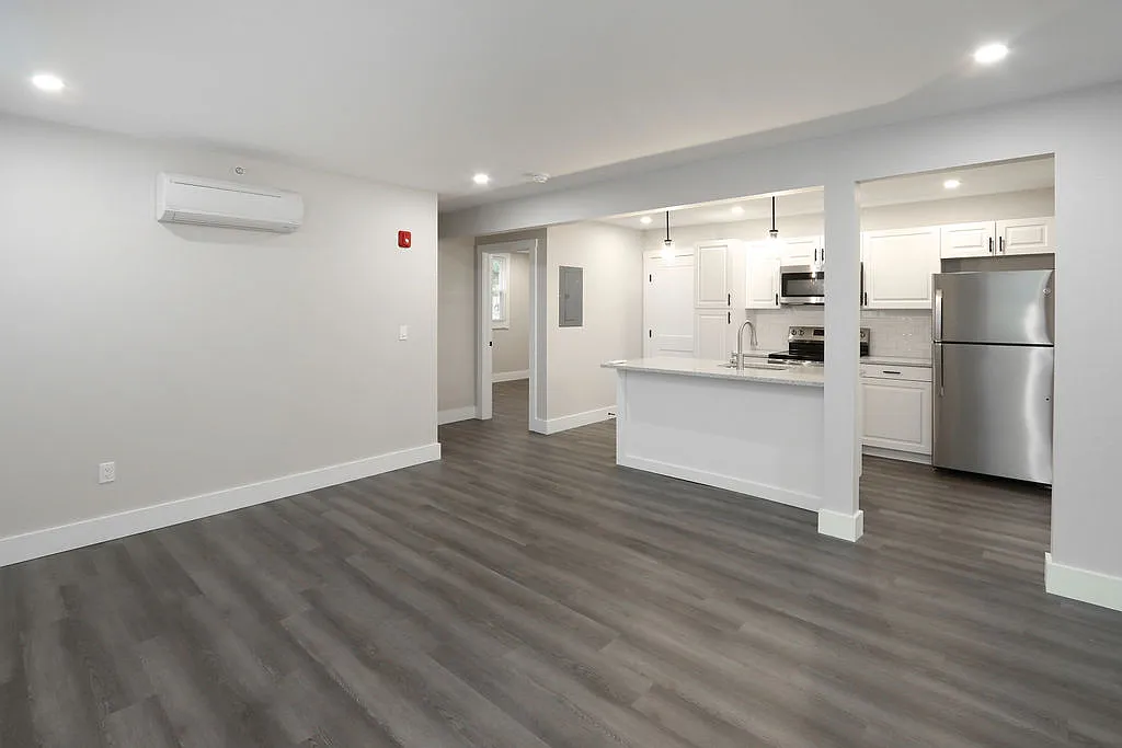 2 bed, 750 sqft, $1,600 — Photo 3