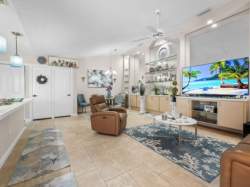1st image of 1559 SW Waterfall Boulevard