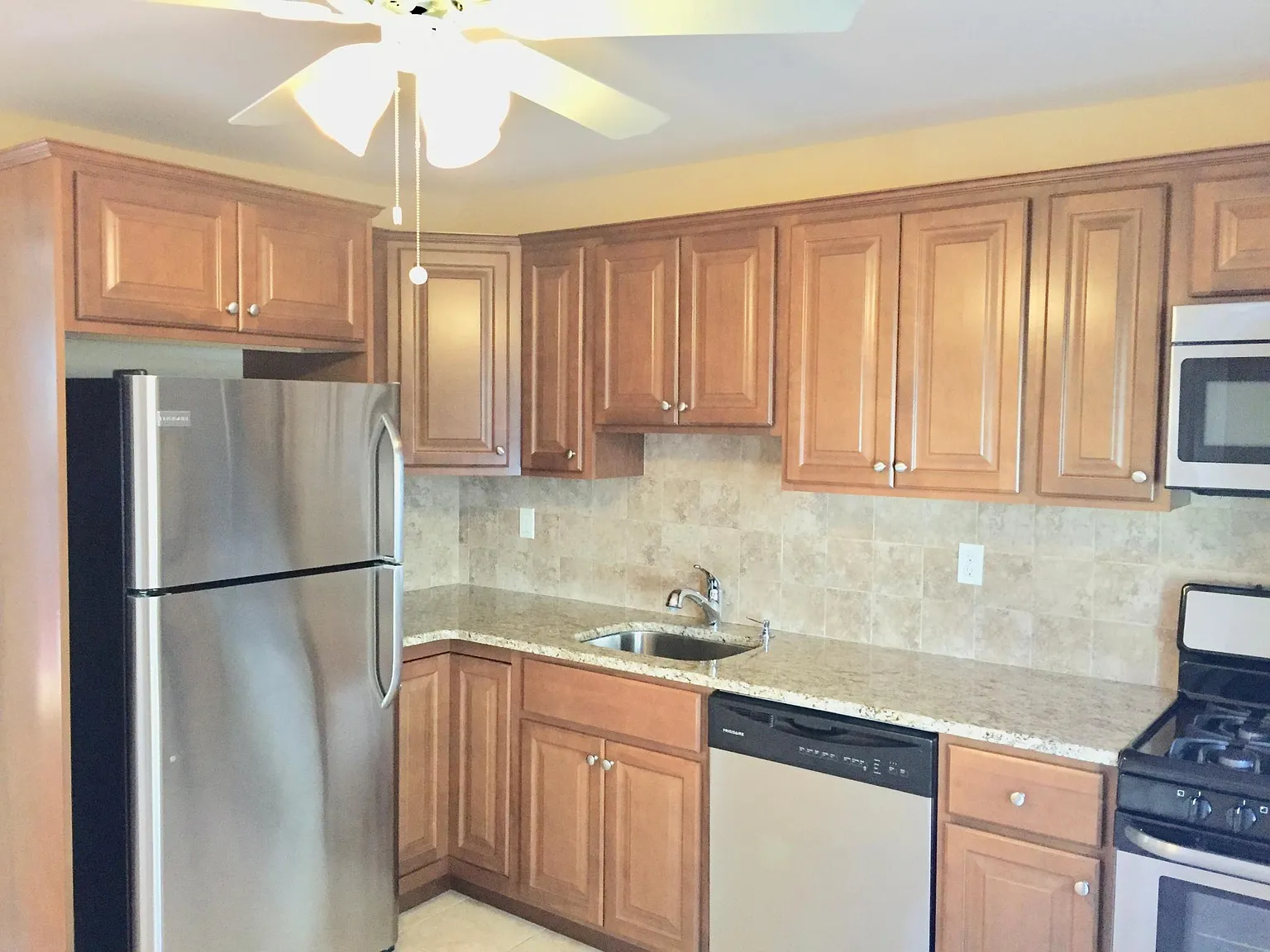 35 Lathrop Ave — Photo 3