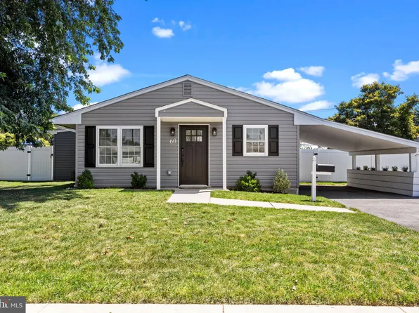 60 Old Brook Rd, Levittown, PA 19057