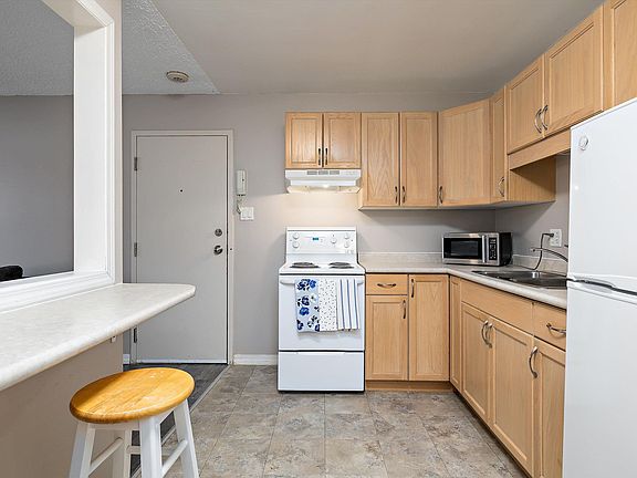 4th image of 8803 101st St NW #4