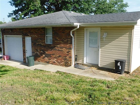 3rd image of 102 Nichols Avenue