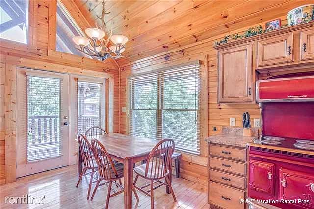 Table for 6, right this way