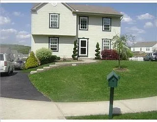 1014 Fieldstone Ct photo 1