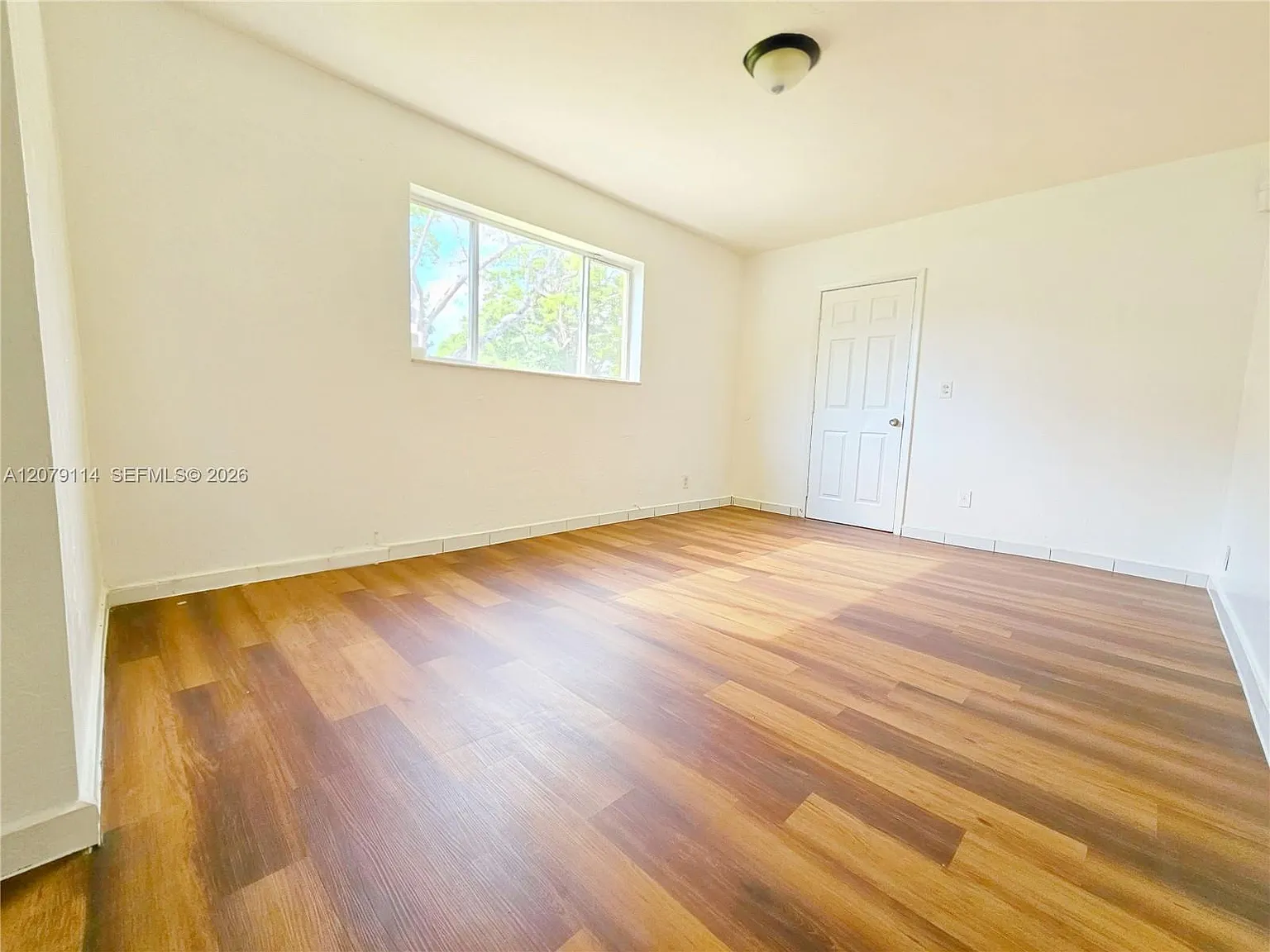 Para Villa Heights — Photo 4