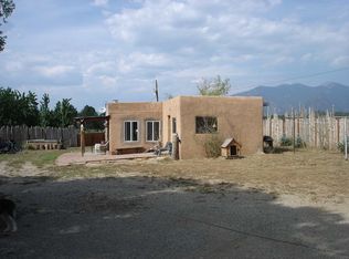 585 Baca Ln, Taos, NM 87571