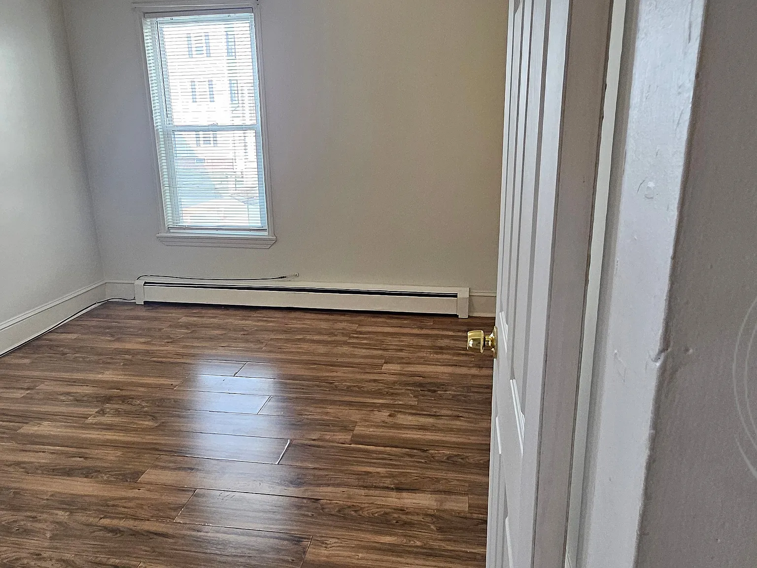 3 bed, 1050 sqft, $2,100 — Photo 3
