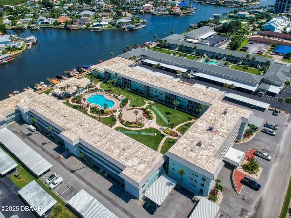 325 Causeway #203, New Smyrna Beach, FL 32169