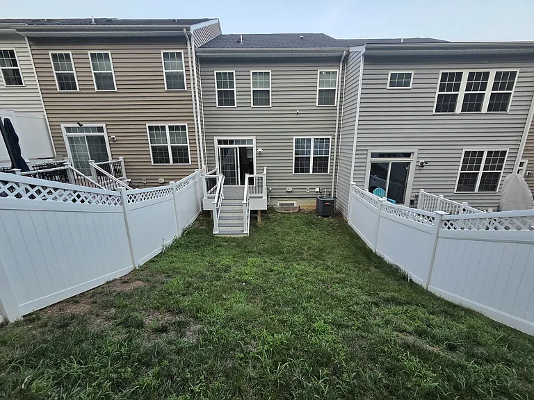 1343 Gilmore St — Photo 40