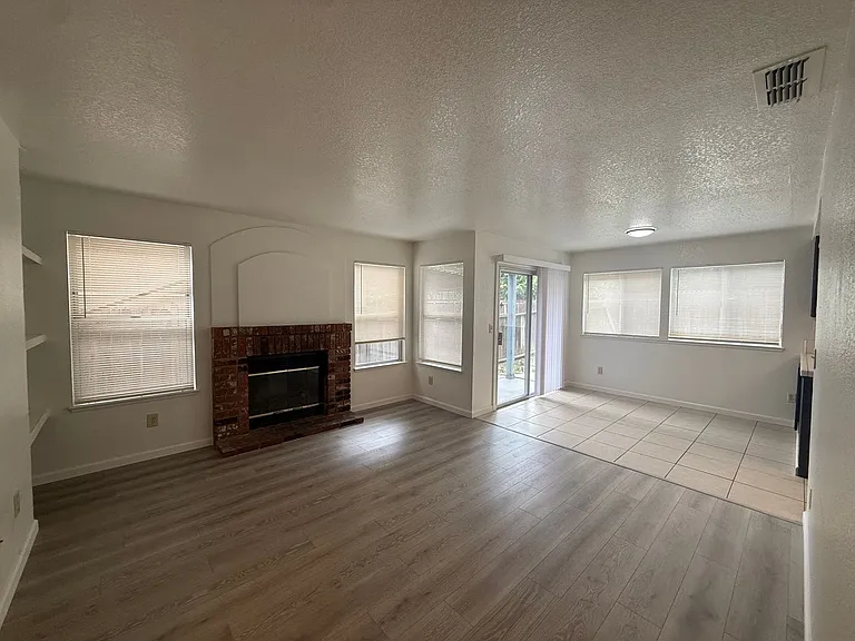 9 Raindrop Ct — Photo 5