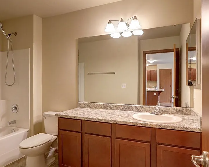 Ambaum Place II | Modern Studio and 1 Bedroom Layouts w/ In-Unit Laundry — Photo 19