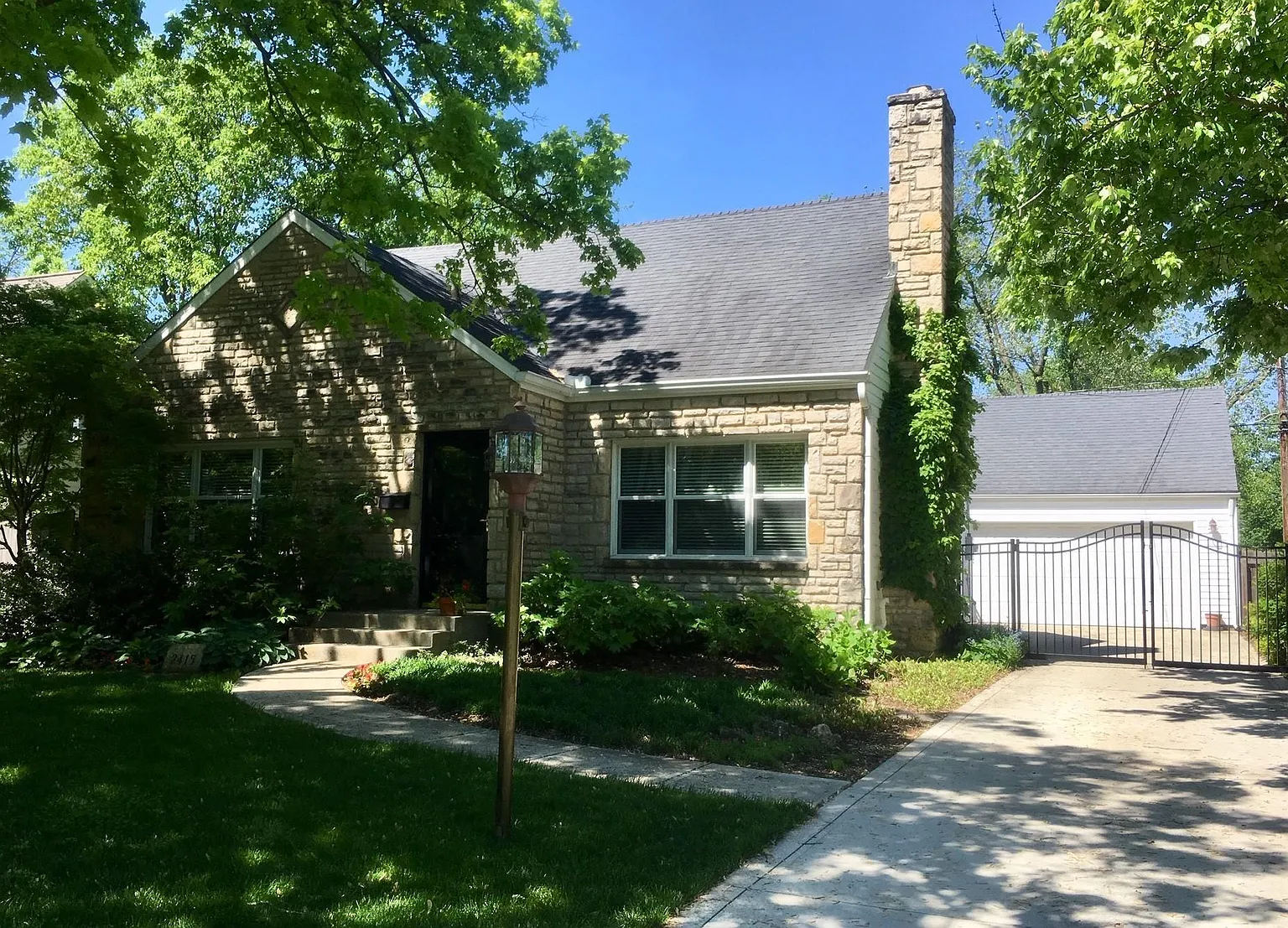 2415 Brandon Rd photo 1