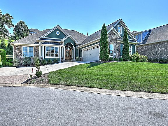 2nd image of 1930 Villa Ct