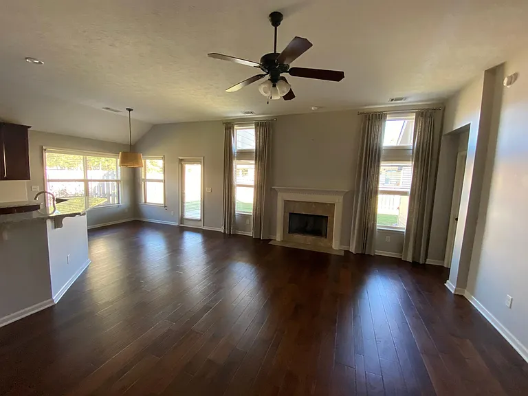 9761 Silver Bell Ct — Photo 15