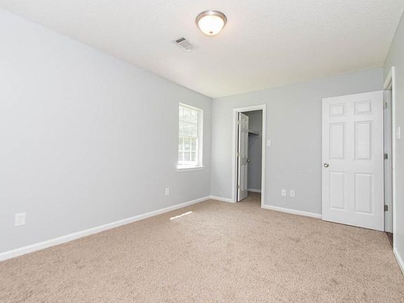 4th image of 112 Northeast Dr