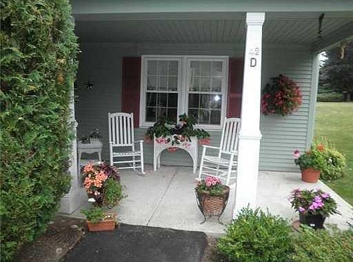 1st image of 42 Knoll Pl #D