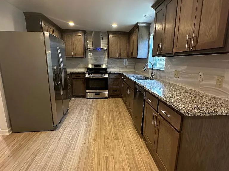532 Oak Grove Ln — Photo 8