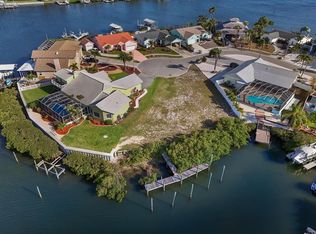 6646 Dolphin Cove Dr #34, Apollo Beach, FL 33572