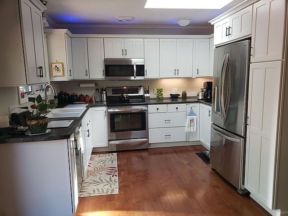 Kitchen-premium appliances
