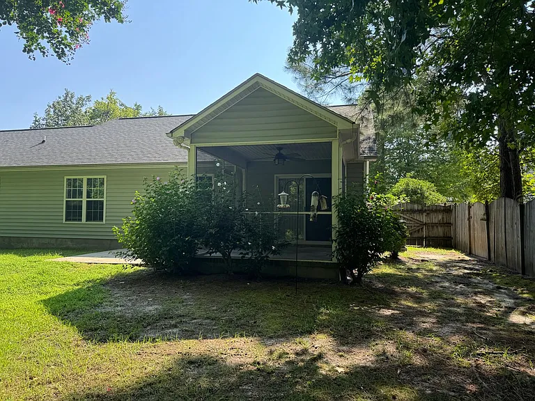 105 Farina Dr — Photo 19