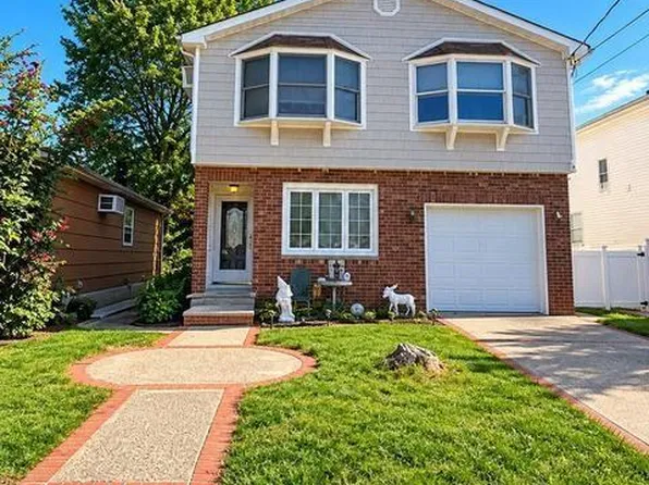 479 Bloomingdale Rd, Staten Island, NY 10309