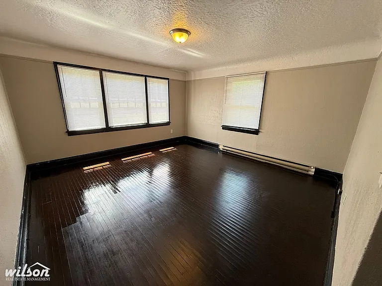 1501 W Yakima Ave — Photo 3
