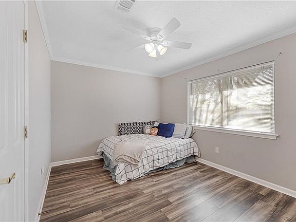 5th image of 4116 Glendale St