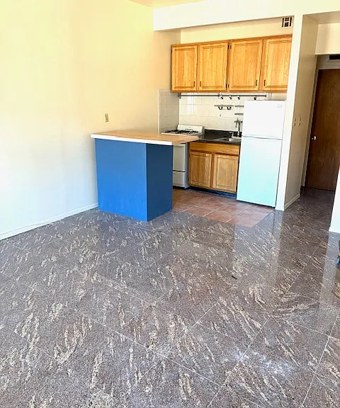 158 E 107th St #2A — Photo 2