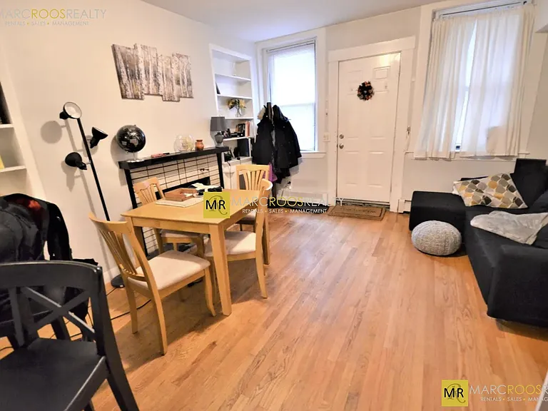 587 Beacon St #B — Photo 4