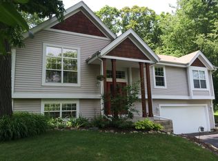 W281N3501 Taylors Woods Rd NE, Pewaukee, WI 53072